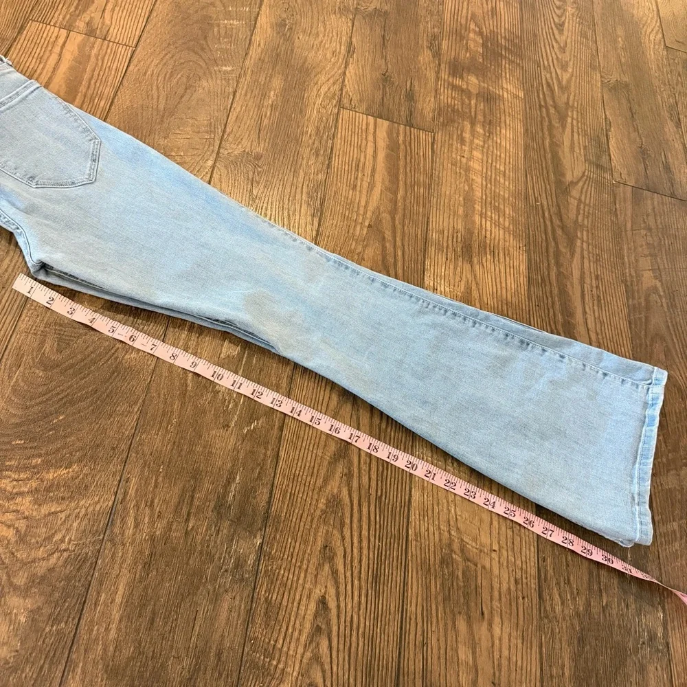 Hollister Women’s High‎ Rise Flare Jeans Size 28/7R - Picture 7 of 7